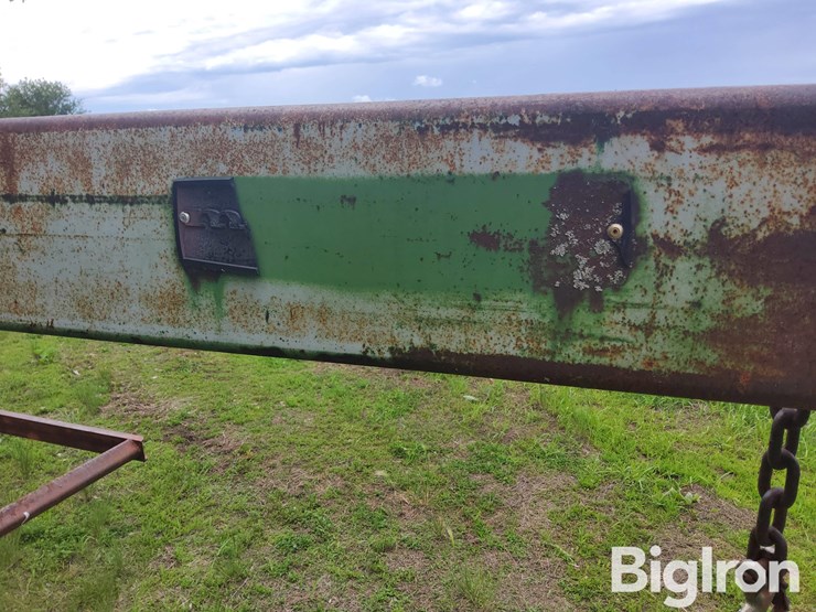 atwood-gooseneck-bale-hauler-image-12