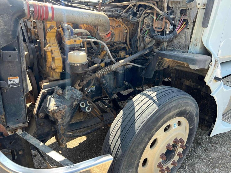 2005-peterbilt-387-image-18