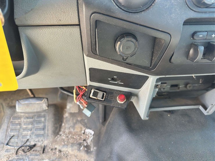2011-ford-f450-image-22