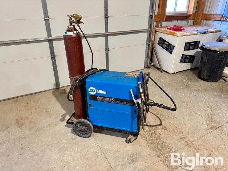 miller-millermatic-250-cv-dc-wire-feed-welder-image-4