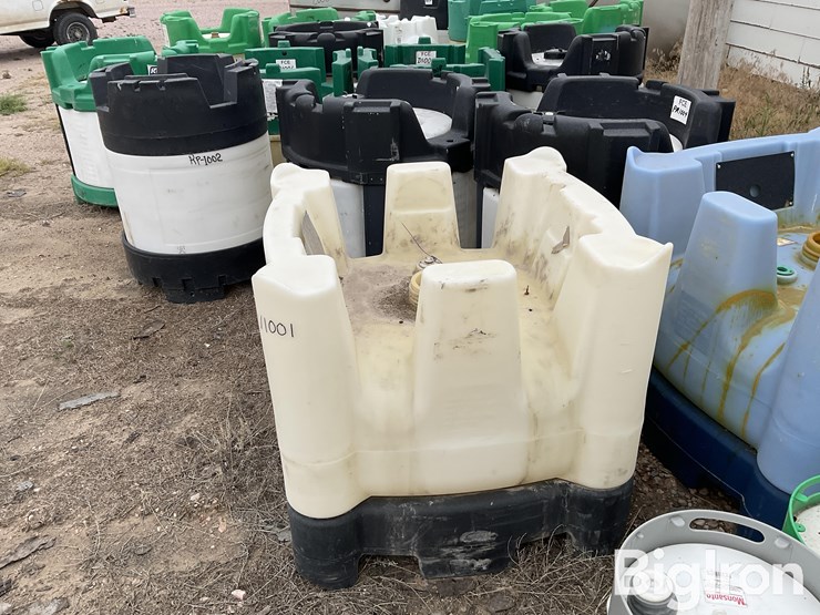 poly-chemical-totes-image-12