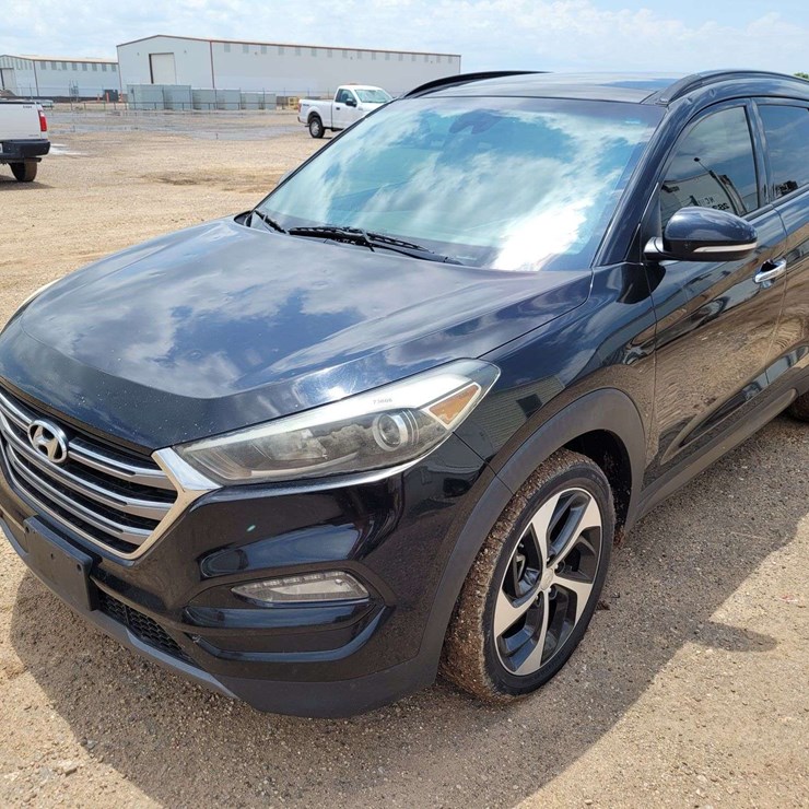 2016 HYUNDAI TUCSON