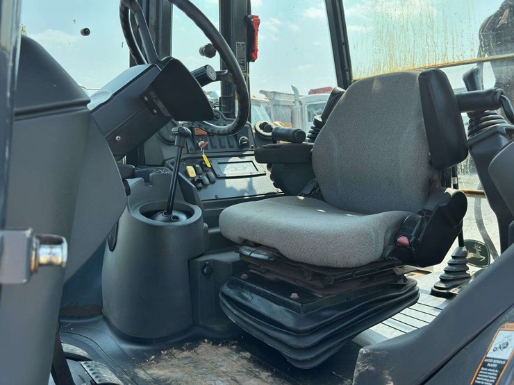 2009-deere-310sj-image-17