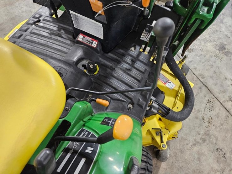 john-deere-2305-image-36
