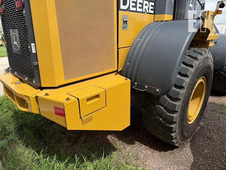 2019-deere-524kii-image-10