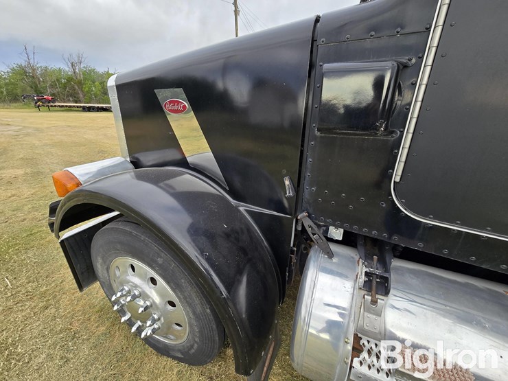 2001-peterbilt-378-image-10