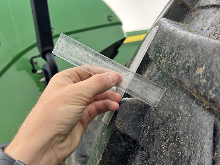 2017-john-deere-9620r-image-44