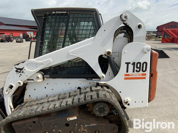 2009-bobcat-t190-image-10