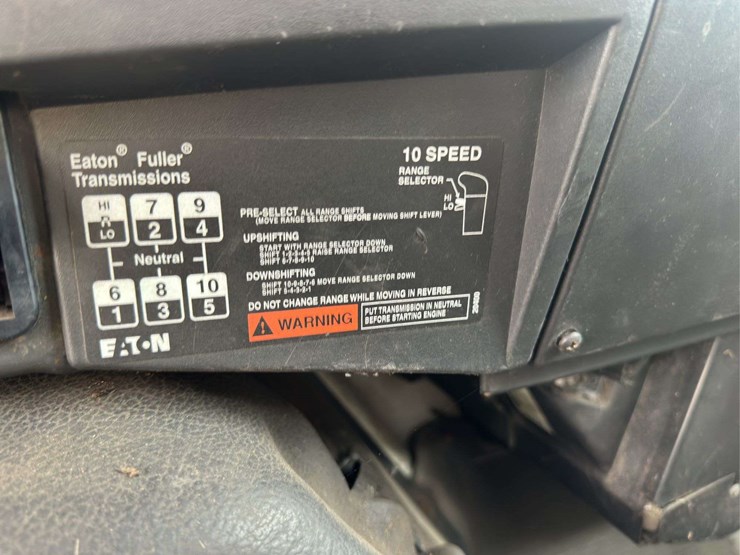 2000-international-8100-image-21