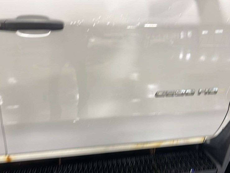 2016-chevrolet-silverado-2500hd-image-37