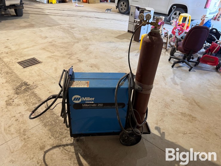 miller-millermatic-250-cv-dc-wire-feed-welder-image-9