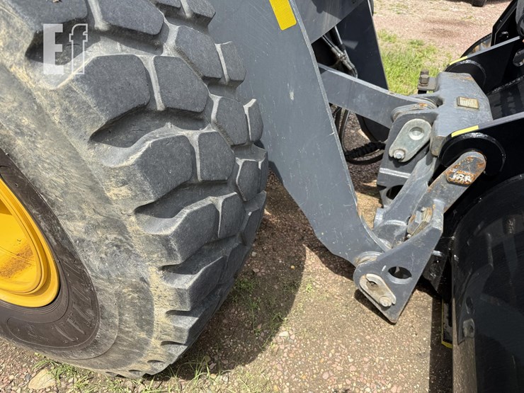 2019-deere-524kii-image-18