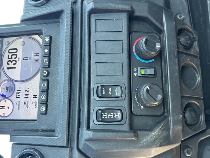 2019-polaris-ranger-xp-image-26