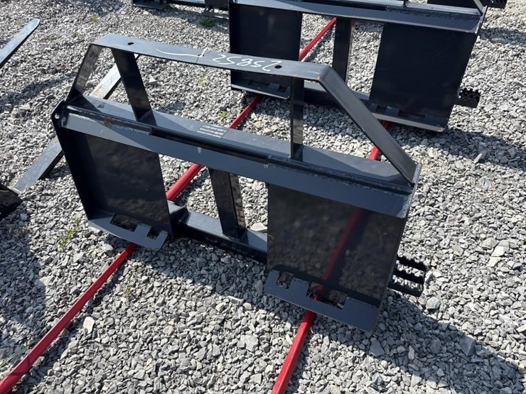 land-honor-skid-steer-bale-spear-image-2