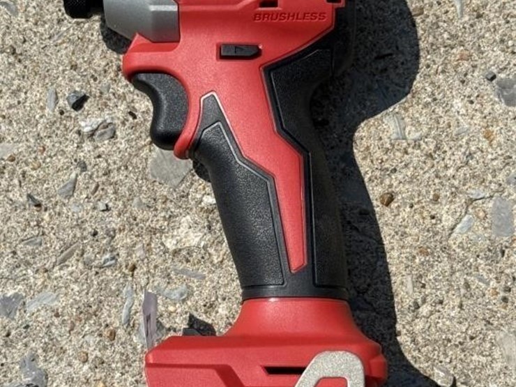 milwaukee-quarter-inch-compact,-brushless-hex-image-1
