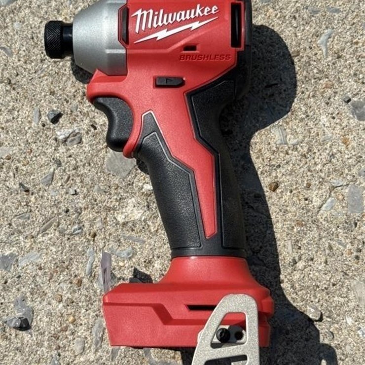 Milwaukee quarter inch compact, brushless hex