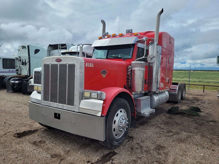 2007-peterbilt-379-image-1