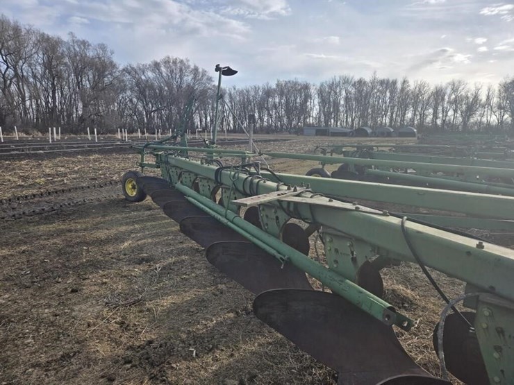john-deere-2350-2450-image-6