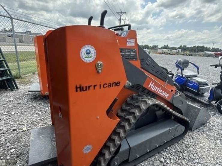 hurricane-mini-skid-steer-loader-image-3