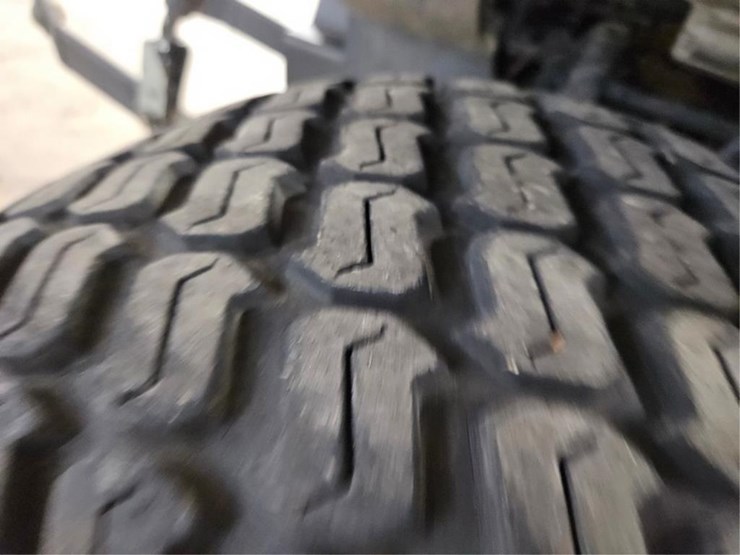 john-deere-2305-image-45