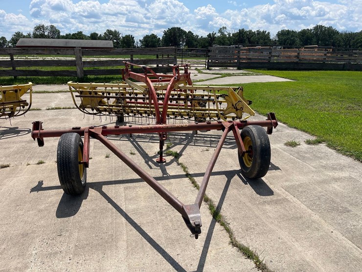new-holland-260-image-2