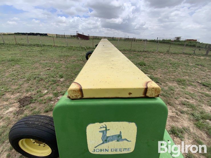 john-deere-520-image-10