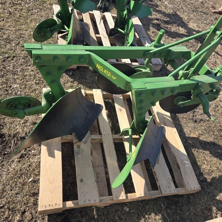 JOHN DEERE 412