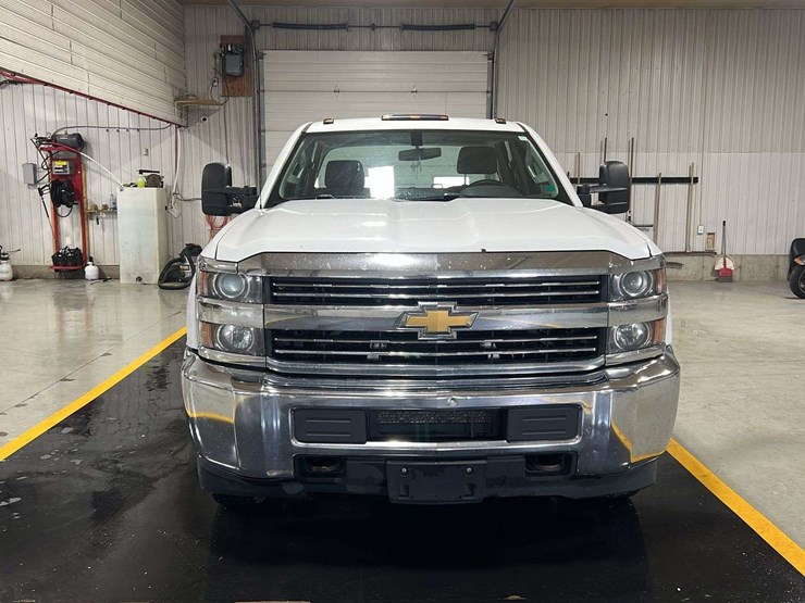 2016-chevrolet-silverado-2500hd-image-8