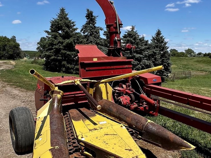 new-holland-790-image-3