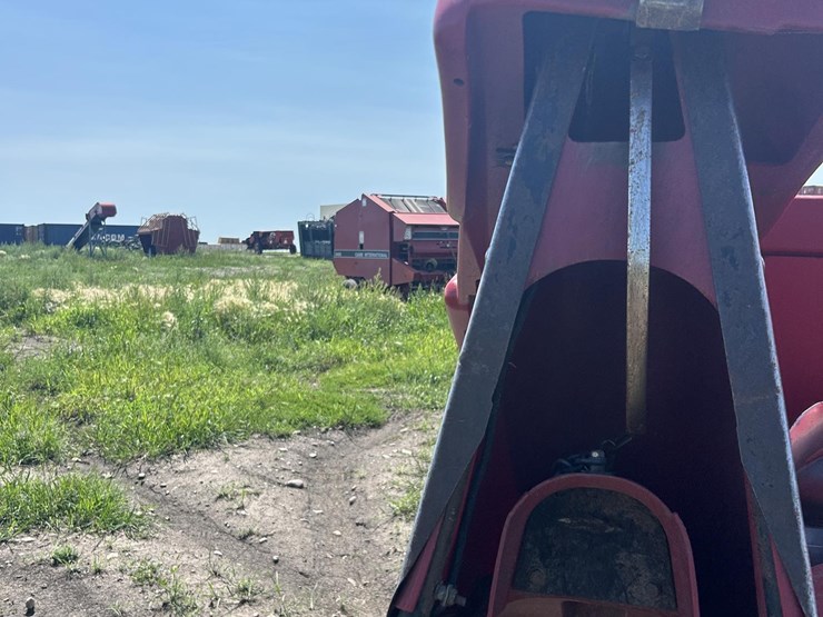 case-ih-2412-image-14