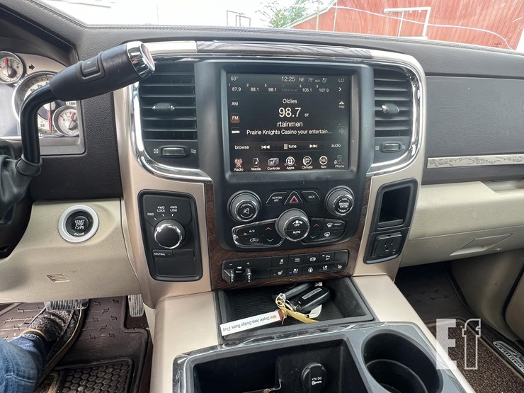 2015-ram-3500-laramie-longhorn-image-12