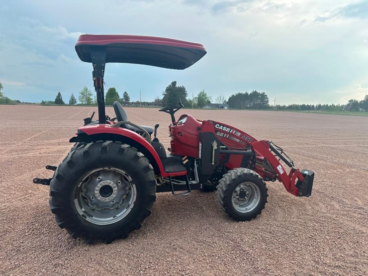 2011-case-ih-farmall-40-image-4