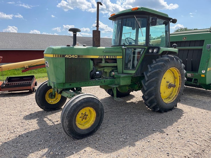 1982-john-deere-4040-image-2