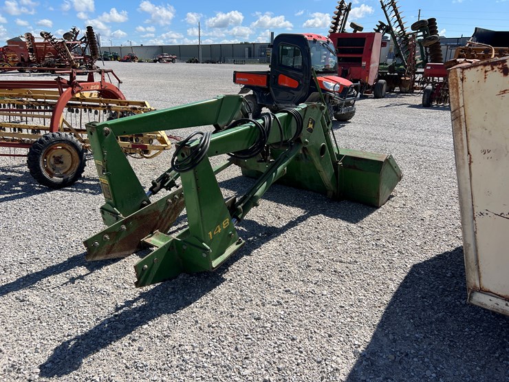 john-deere-148-image-6