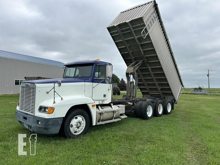 2001-freightliner-fld120-image-64