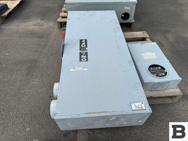 disconnect-switch-and-meter-socket-box-image-1