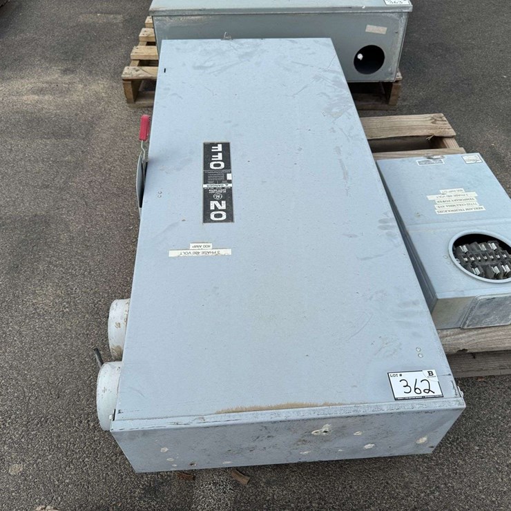 Disconnect Switch and Meter Socket Box