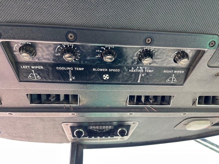 1981-john-deere-4240-image-35