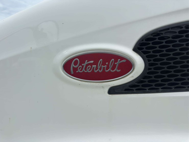 2014-peterbilt-579-image-16