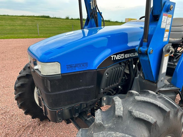 2002-new-holland-tn65-image-38