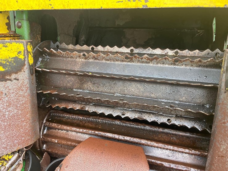 john-deere-3960-image-11