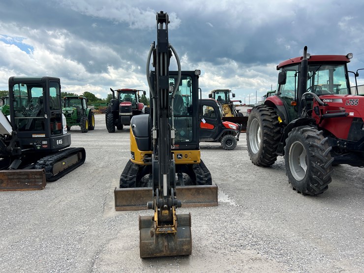 2020-deere-35g-image-2