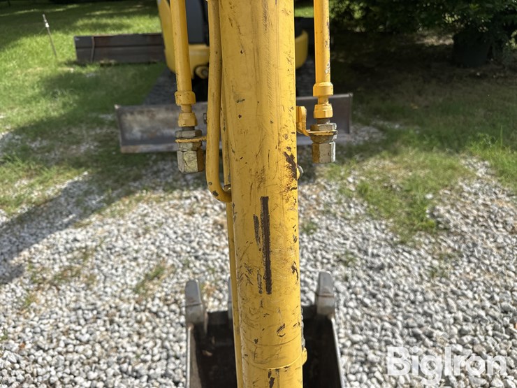 komatsu-pc35mr-3-image-13