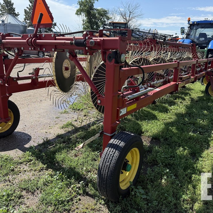 NEW HOLLAND HT154