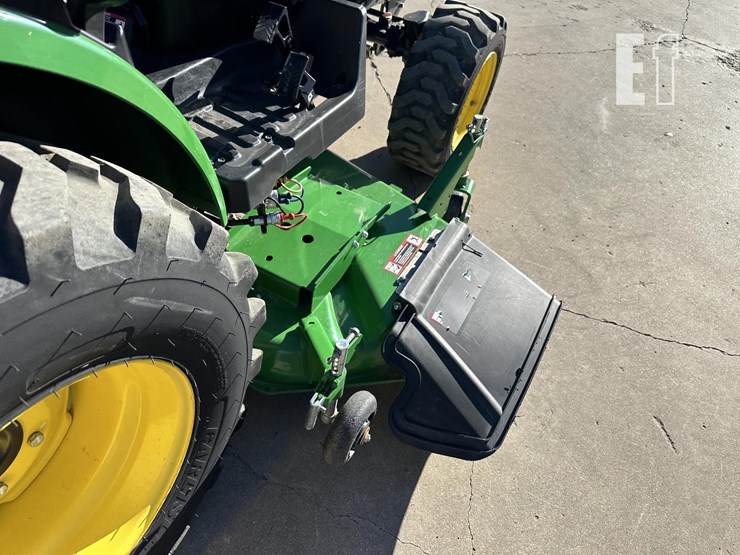 2015-john-deere-2025r-image-19