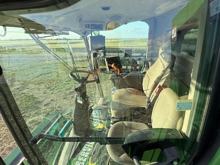 2021-john-deere-s780-image-89