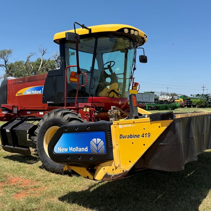 2013 NEW HOLLAND H8080
