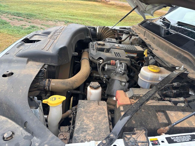 2023-ram-3500-pickup-image-26