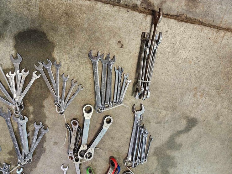 assortment-of-tools-image-5