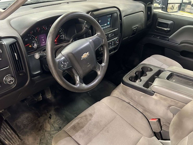 2016-chevrolet-silverado-2500hd-image-19